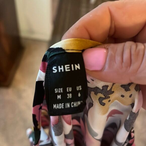 𝅺NWOT Shein Colorful Short Sleeved Floral Mini Dress.  Size Medium - Picture 6 of 8